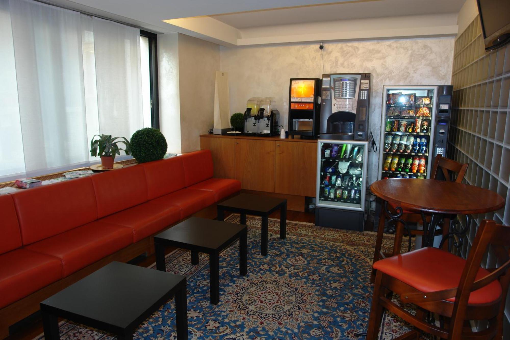 Hotel Bahnhof Haus Chiasso Eksteriør bilde