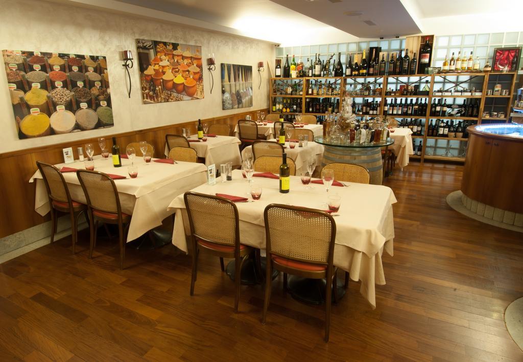 Hotel Bahnhof Haus Chiasso Eksteriør bilde