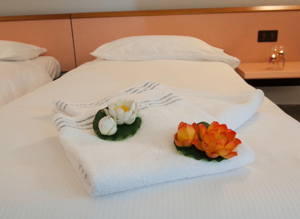 Hotel Bahnhof Haus Chiasso Eksteriør bilde