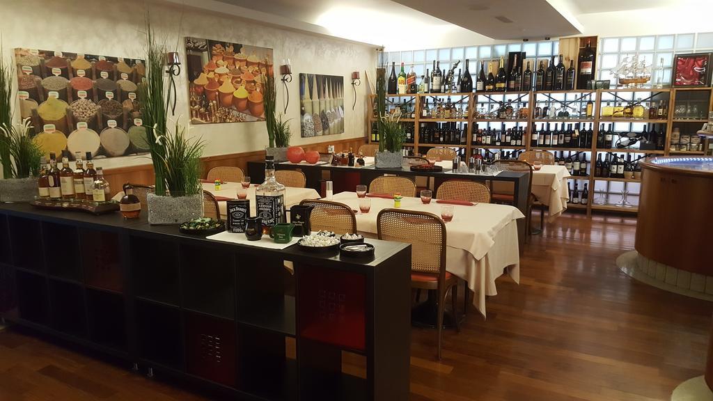 Hotel Bahnhof Haus Chiasso Eksteriør bilde