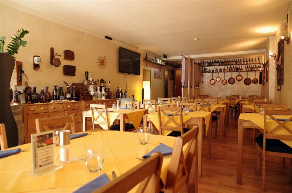 Hotel Bahnhof Haus Chiasso Eksteriør bilde