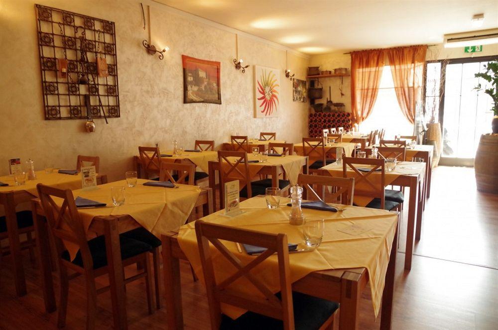 Hotel Bahnhof Haus Chiasso Eksteriør bilde