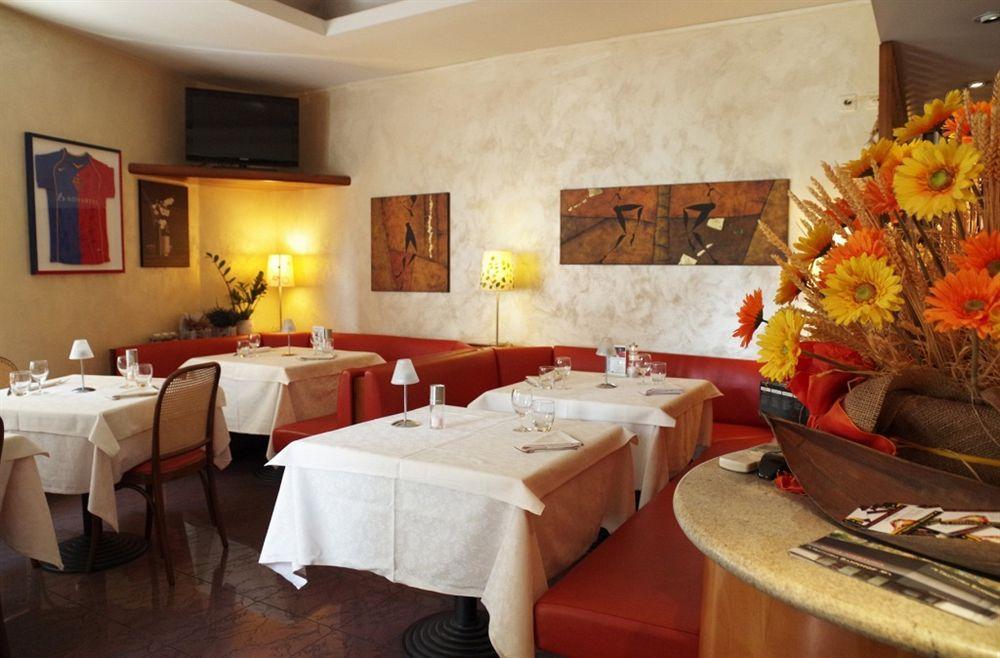 Hotel Bahnhof Haus Chiasso Eksteriør bilde