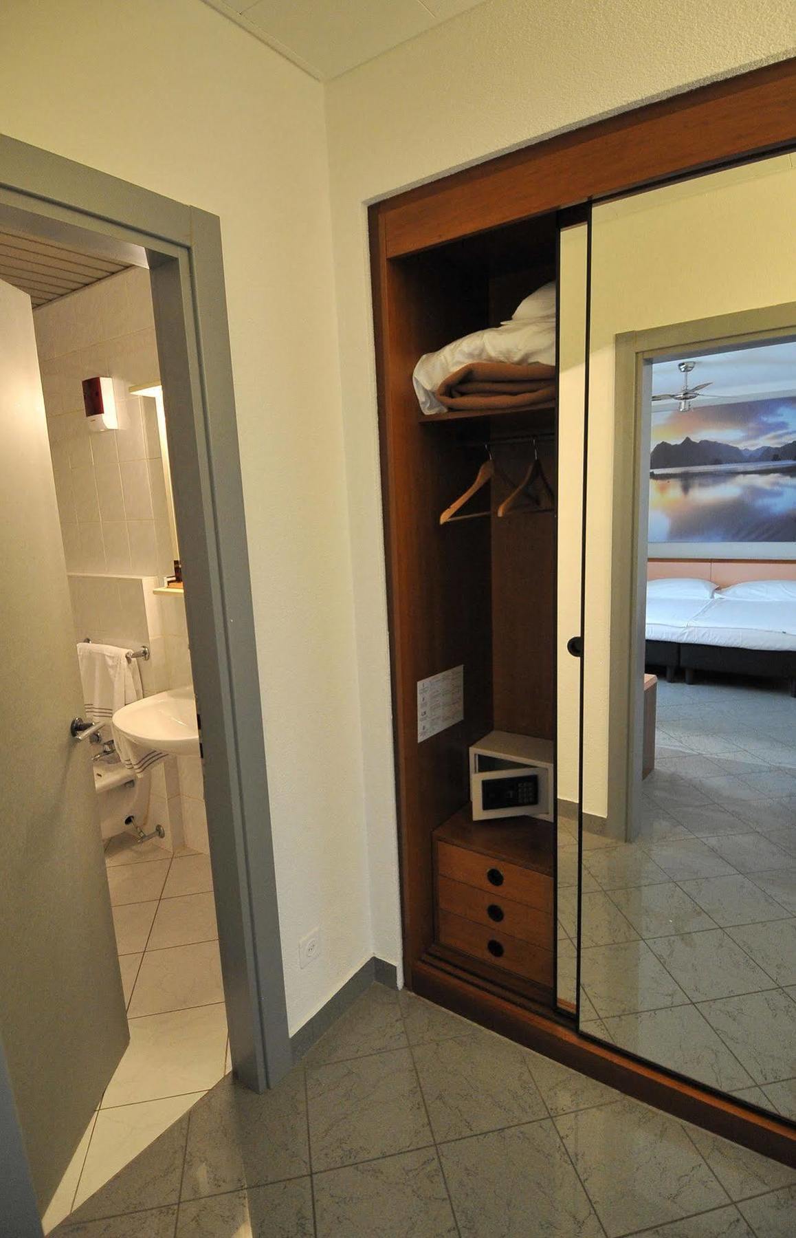 Hotel Bahnhof Haus Chiasso Eksteriør bilde