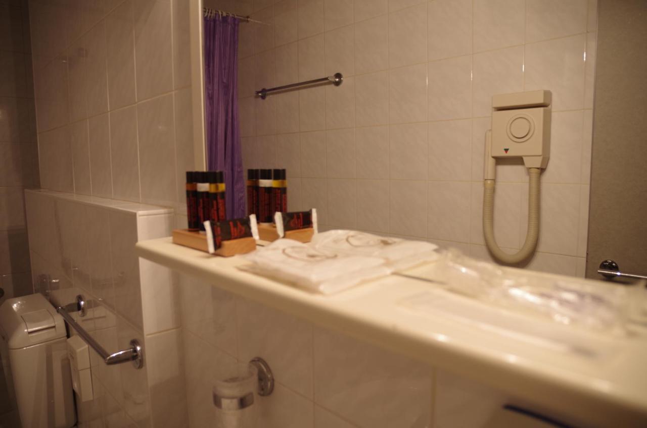 Hotel Bahnhof Haus Chiasso Eksteriør bilde